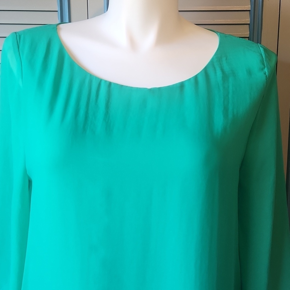 Chico’s Vibrant Green Blouse - Picture 3 of 14